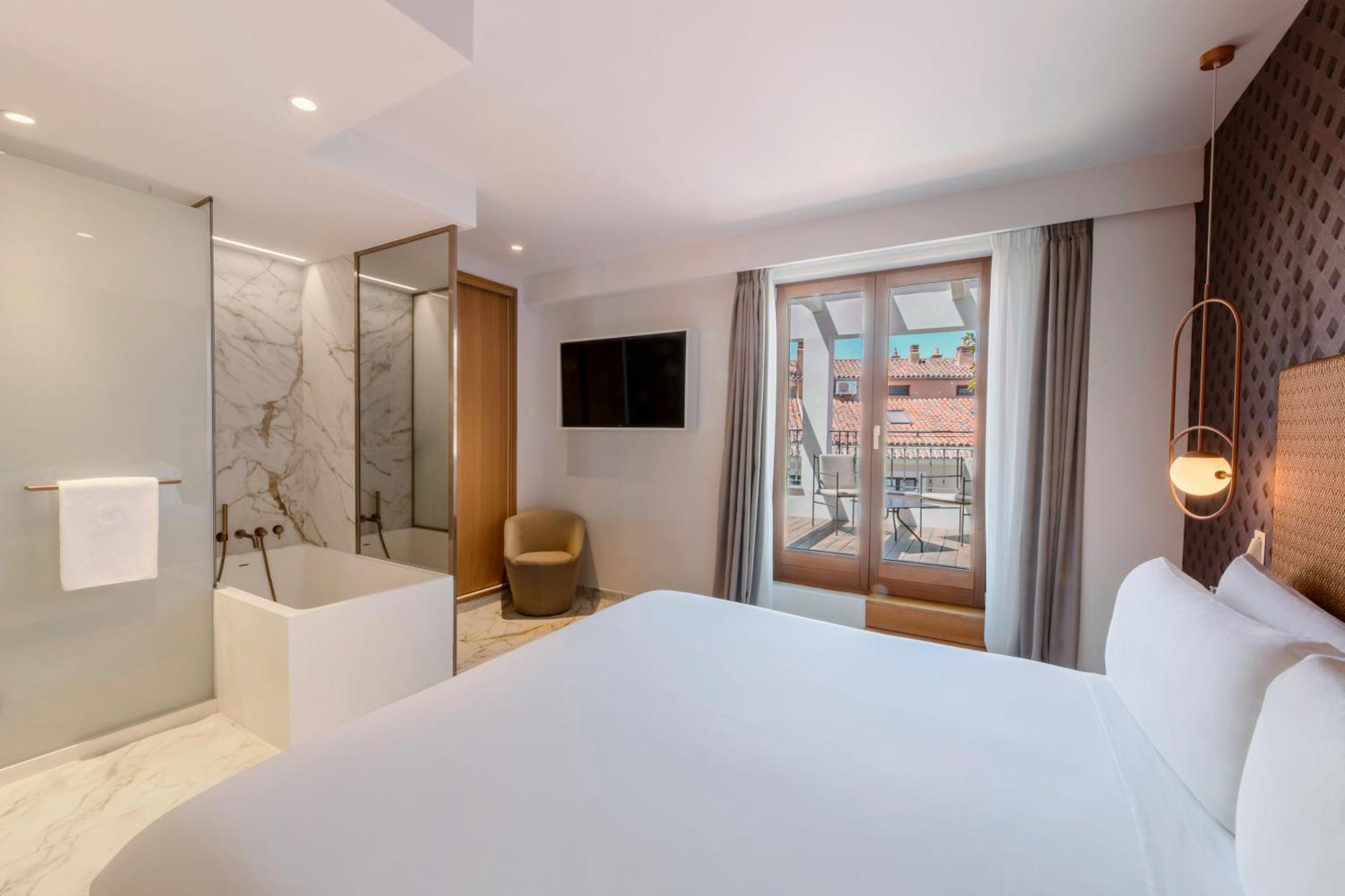 UMusic Hotel Madrid Exterior foto Deluxe Room