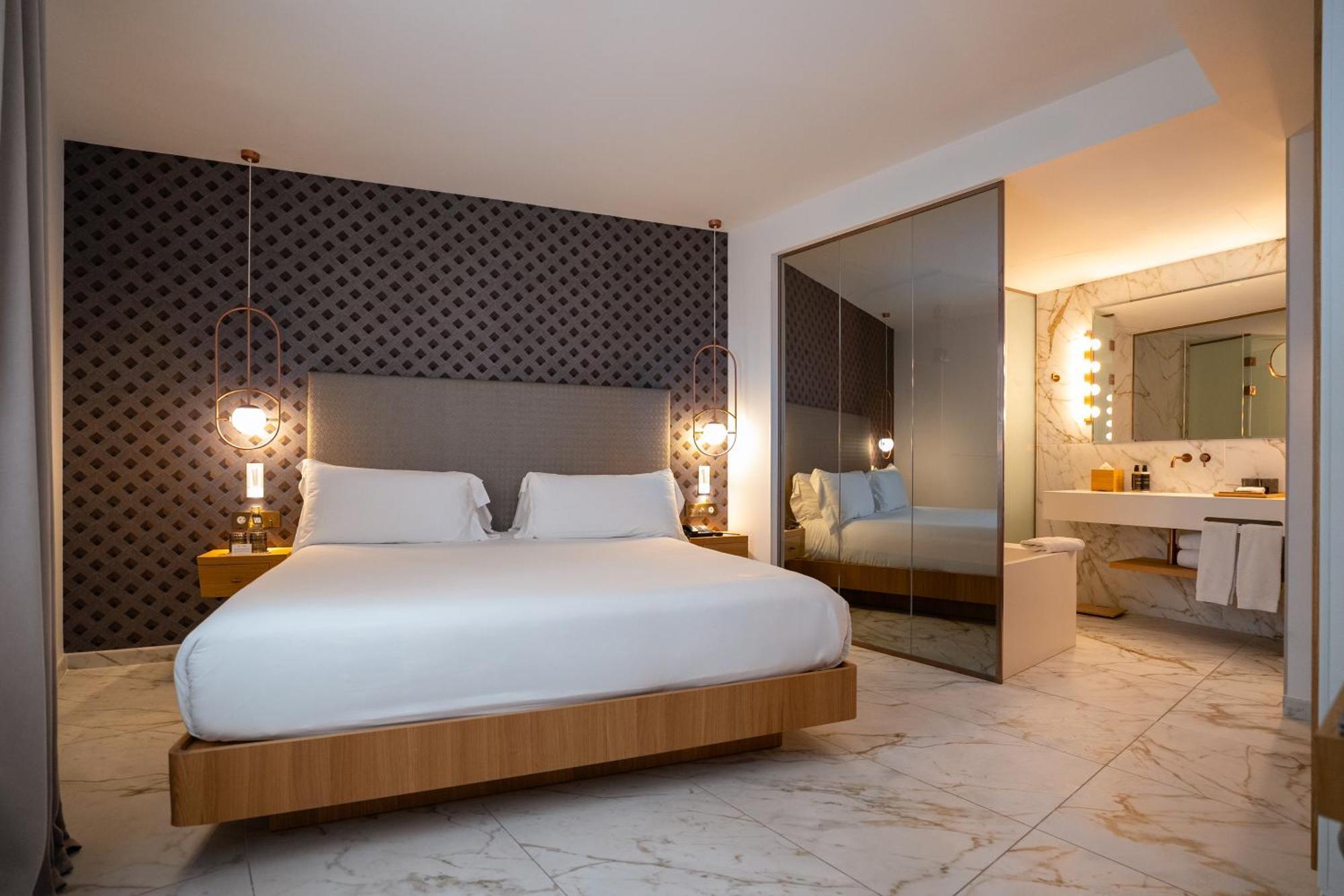 UMusic Hotel Madrid Exterior foto Deluxe room