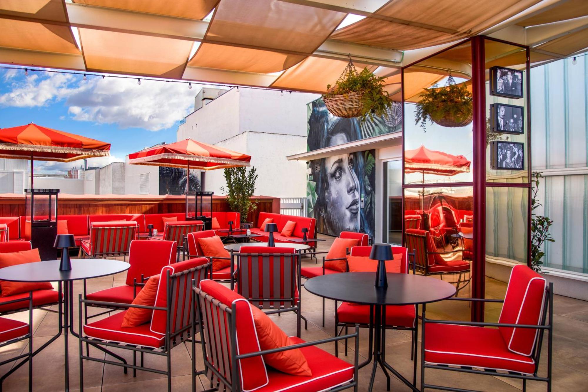 UMusic Hotel Madrid Exterior foto The Terrace at the Beverly Hills Hotel